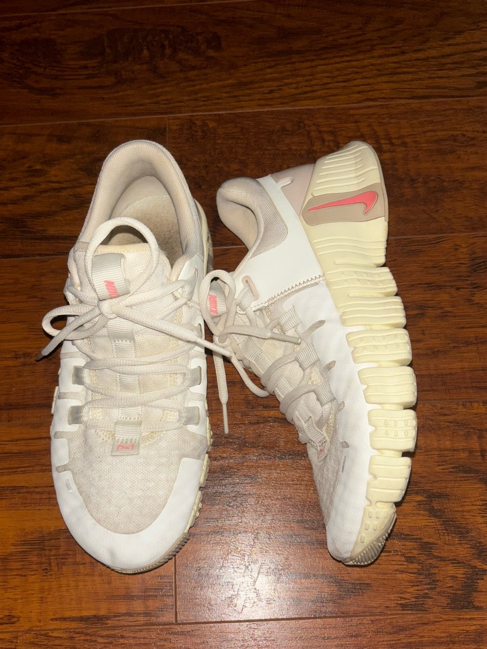 Nike Free Women’s Metcon 5 Sail Sanddrift Sneakers Cream Pink Running Shoes Sz 7